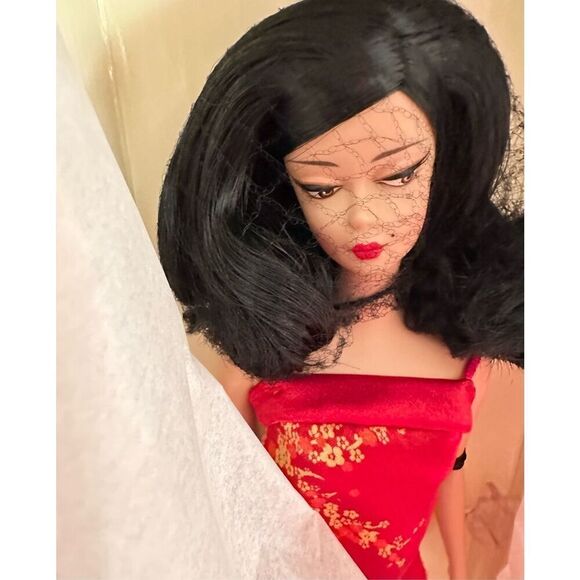 Barbie Fashion Model Collection 2004 Chinoiserie Red Sunset Barbie Doll - Gold L - Picture 1 of 12